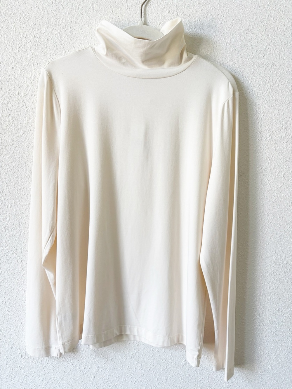 Loft Long Sleeve Turtleneck Ivory Size XL Minimalist Neutral Casual